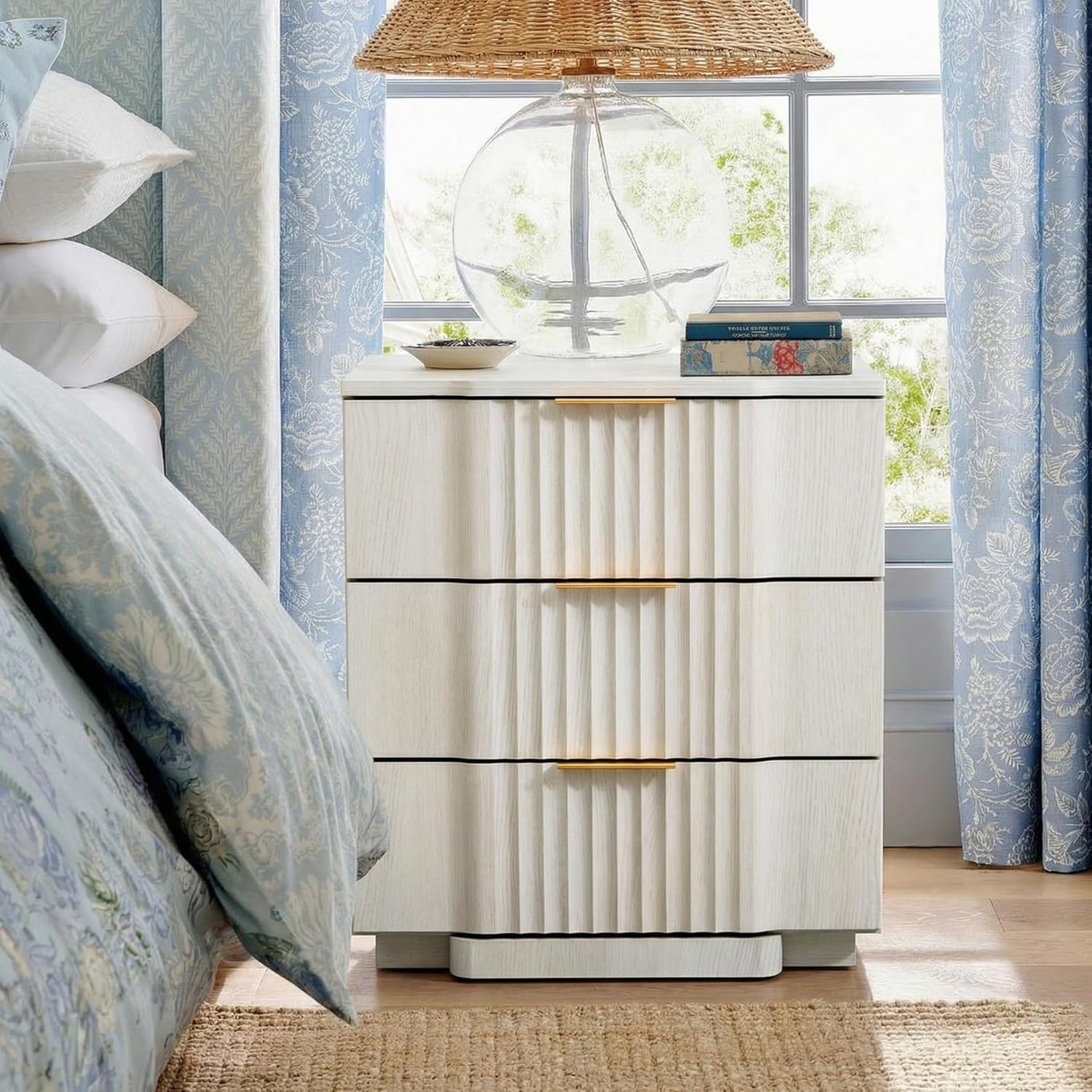 Fluted Nightstand with 20W Fast Charging, 3-Drawer Wood Bedside Table, Curved Profile Base, White Oak